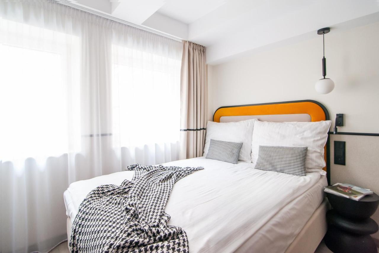 Hotel Awo Гнезно Екстер'єр фото