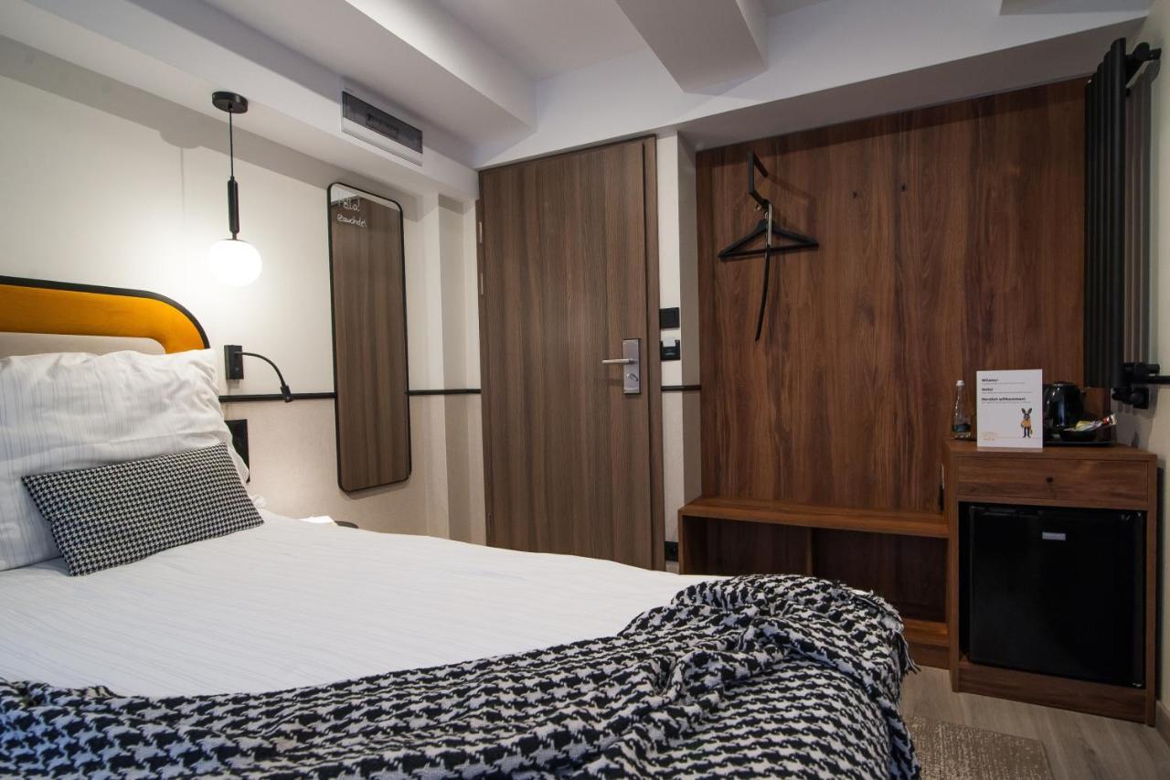 Hotel Awo Гнезно Екстер'єр фото