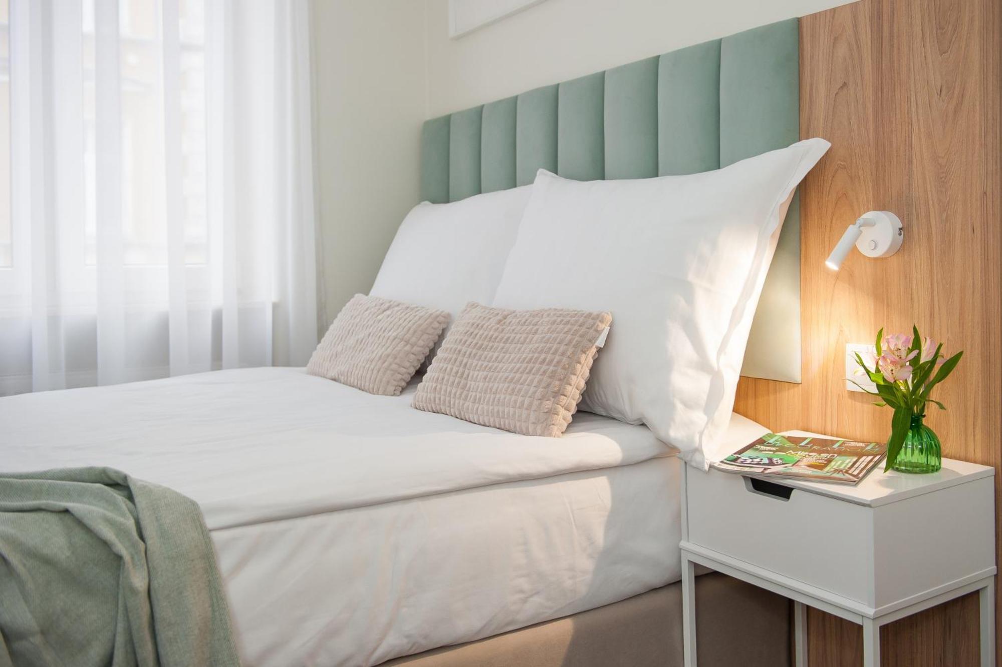 Hotel Awo Гнезно Номер фото